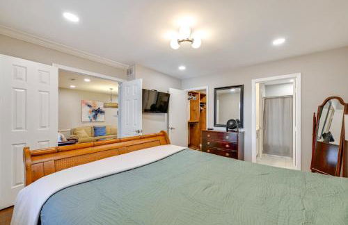 1 Mi to BOA Stadium! Walkable Condo with Porch - Foto 12