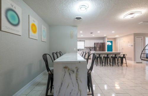 Cruise Haven with Pool, 15 Min to Port Canav & Beach - Foto 38