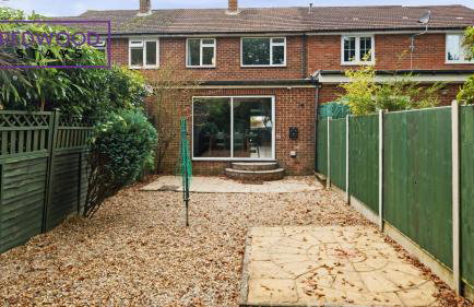 3-Bedroom Serviced House, Free Parking for 2 Cars, Free WiFi By Redwood Stays - Foto 6