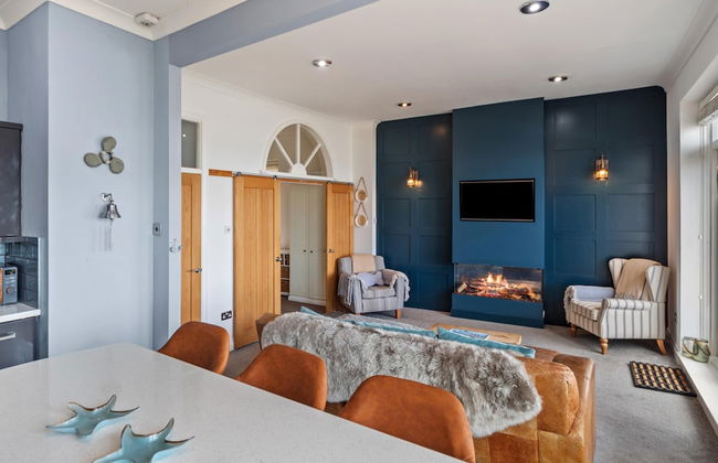 Royal Victoria Court 11 - Sea and Harbour Views - Photo 16