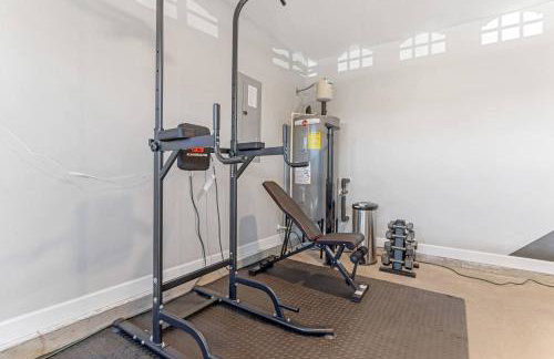 Sleeps 12 | 2 Kings w/ Ping-Pong, Gym, Arcade, BBQ - Foto 24