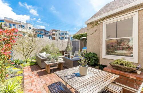 Chic Beach Bungalow 3 Blocks from the Sand - Foto 10