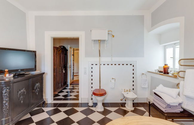 Lavish Castle in Riedenburg with Garden near Lake - Foto 25