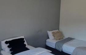 Doncaster-House-Sleeps8-Parking-Garden - Foto 45