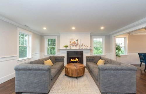 Ultra-Luxurious Home near Boston (Pet-Friendly) - Foto 1