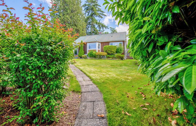 Private park in a cozy home next to I-90 huge yard - Foto 27