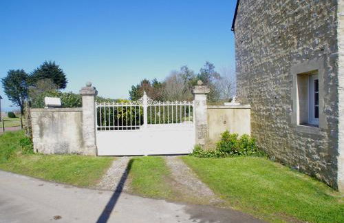 Le So Sweet, maison avec jardin clos, terrasse aménagé, jeux et jouets, baby foot, flipper, table de ping pong, à 1km de la plage d' Omaha beach et près Port en Bessin - Foto 32