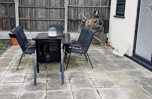 4 Bed House-Garden-Parking-15 min Elizabeth Line - Foto 2