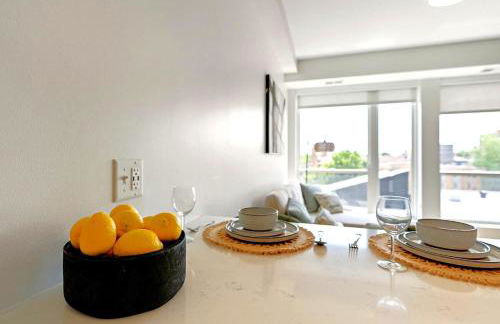 W517 Stylish 1Bd In Heart of Minneapolis, Minutes From Minneapolis Convention Center & US Bank Arena - Foto 14