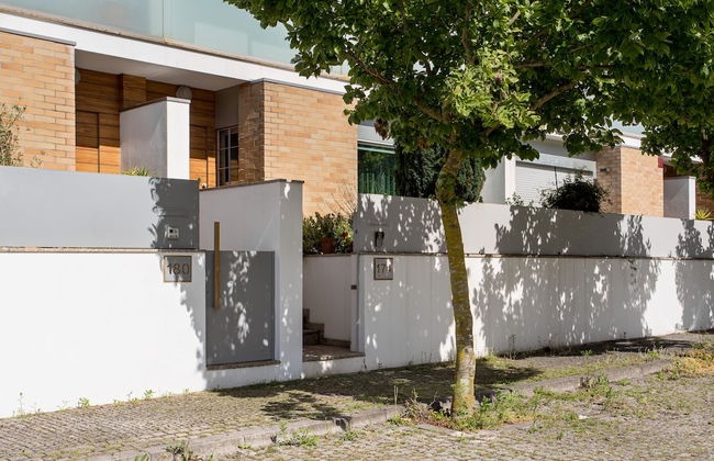 JOIVY Sleek House W/Balcony & 2 Terraces In Porto - Foto 34