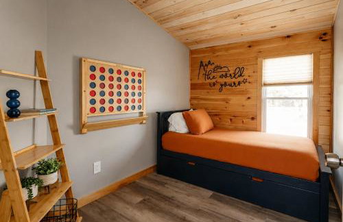 Hot Tub, Pond, 2 Fire Pits Mural Art Cabin - Foto 18