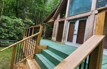 Waterfront A-Frame Cabin w Hot Tub, Outdoor Kitchen, Firepit Near Hiking & ATV Trails - 10 mins to Helen, GA - Foto 41