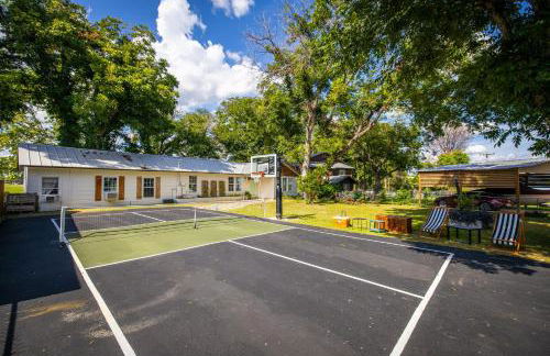 Waterfront Pickleball Court Wurstfest Stay - Foto 33