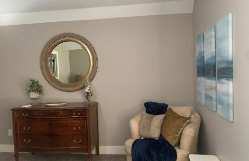 2 Bedroom Condo with Office - Photo 4