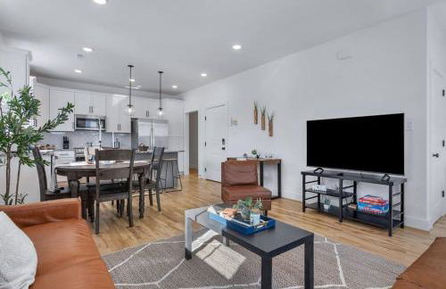 Duplex with Balcony and Spacious Dog-Friendly Oasis! - Foto 2