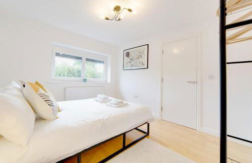 Pass the Keys 49 Byron Square Modern and Spacious 3 Bed Home with Free Parking - Foto 25