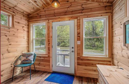 Mariposa Moon Cottage at Sleepy Creek - Wifi, Deck, Fire Pit, Creekside, View - Photo 14