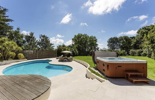 Sleeps10/18-parking-garden-pool-hottub-balcony - Foto 18