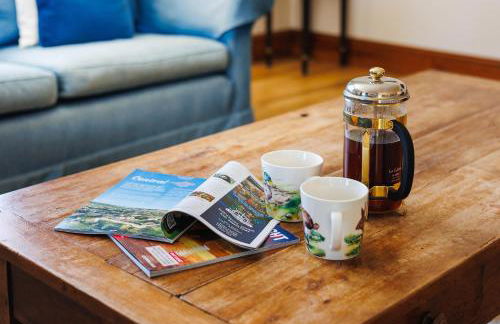 Rookley Farm Lodge Charming Manor Pool House with Heated Pool, Tennis Court & Gardens - Isle of Wight Rural Countryside Escape - Foto 11