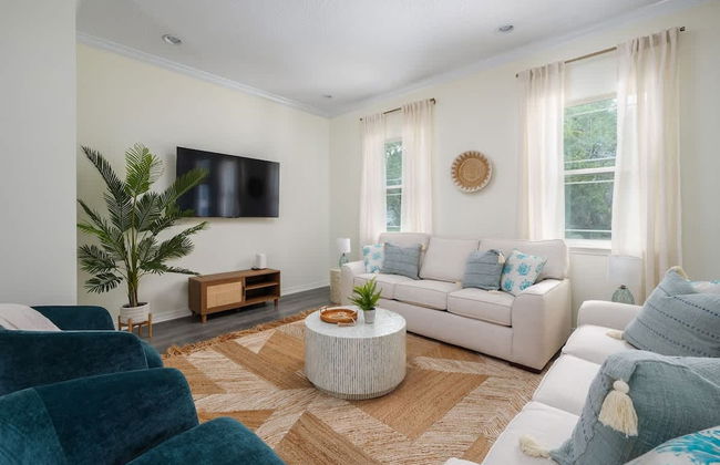 Fun Airy Florida Vacation Home With Private Pool - Photo 5