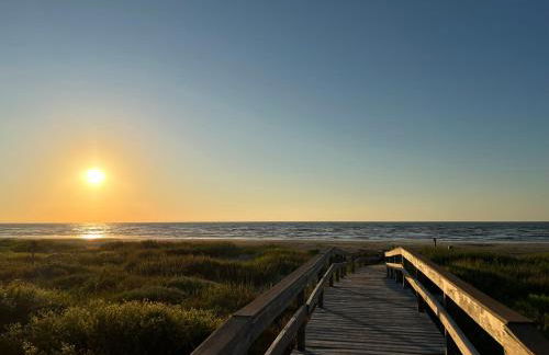 Zachary Beach House, Ocean views & walk to beach! - Foto 18