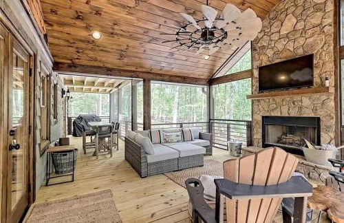 WolfCabin Lux Family Home, Fire Pit, Hot Tub, ADA ramp, ez paved rds - Foto 59