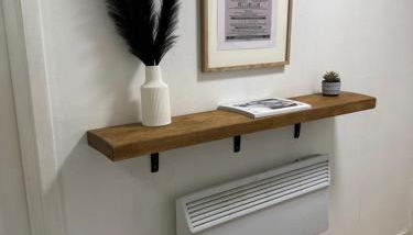 Newly decorated lovely three bedroom flat - Photo 3