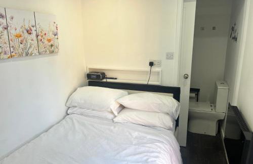 Cosy Cabin - Heart of Beckenham - Foto 3