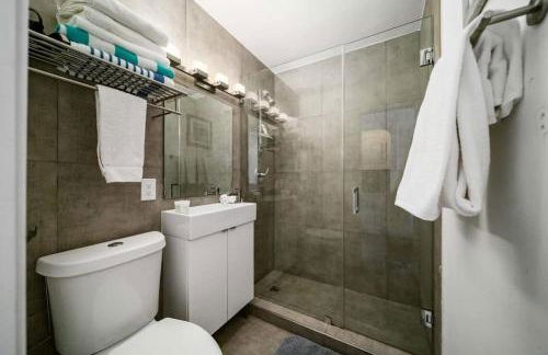 Beach Bae -Deco Studio Steps from the Ocean - Foto 8