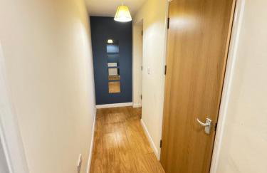 The Vogue Stay, 3 Bedrooms, 2 bathrooms, Ideal for JR & Oxford Hospitals, FREE CarPark, Conveniently located for Ring Road access, 2 miles from Oxford City Centre easy car & bus route - Foto 35