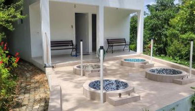 Sítio com Casa de Madeira com 2 quartos 100m2 px Centro de Salesópolis - Foto 1