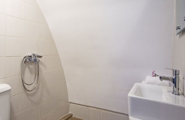 Birds Villa Apartments with Heated Pool - Including Car and Breakfast - Photo 22