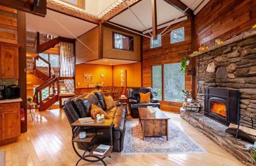 MapleCastle == HotTub, RiverSide, IndoorHummock, FirePlace, BackYard - Foto 1