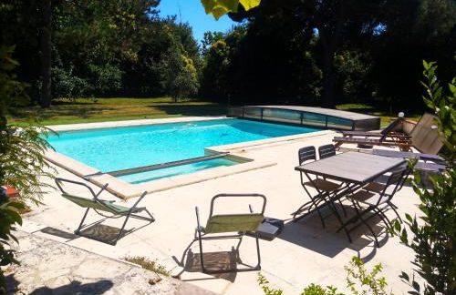 L'échappée du Canal - Piscine - Cheminée - Clim - Parking privé gratuit - 8 personnes - 3 chambres - Parc - Foto 2