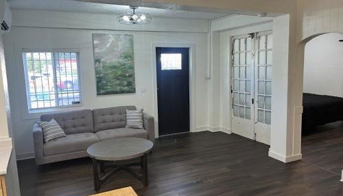 Apartment in Newark - Photo 5