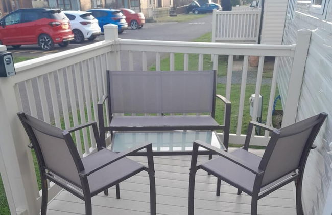 3 Bed-sleeps 6-pets-parking-5 Min to Beach - Photo 1