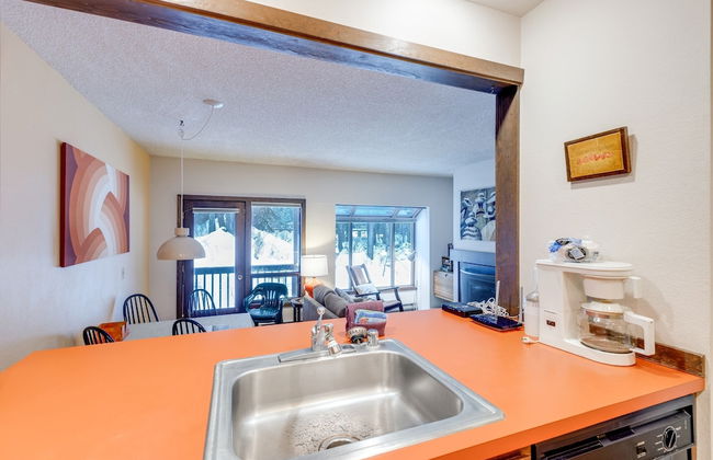 33SW - WiFi - Fireplace - Amenities - Sleeps 4 - Foto 22