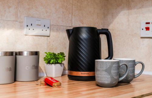 2 Bedroom House, 5 Single Beds, Fast WiFi - Photo 20