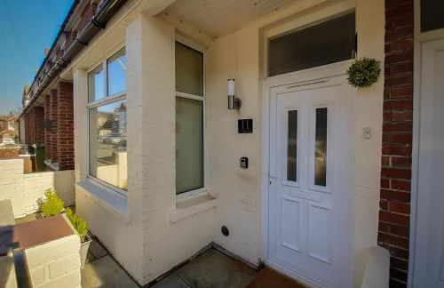 Welcoming 4 Bed Holiday Home in Eastbourne - Foto 1