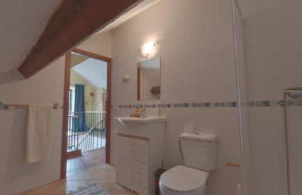 Large, converted farmhouse with pool - Foto 31