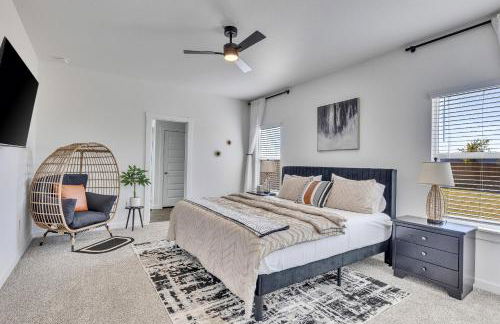 Stylish 4BR Family Home with Game Room and Backyard - Foto 44