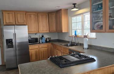 Wildland Gardens Farm House w Private Hot tub - Photo 10