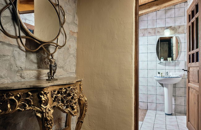 Diamond Suites - Photo 77