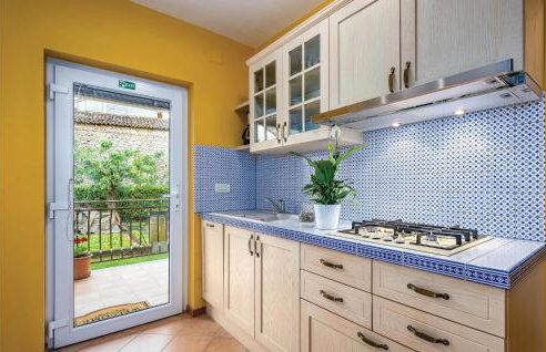 Amazing Apartment In Umag With Wifi - Foto 12