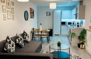 Stylish Madison Apartment with Balcony - FREE Car Parking - Hemel Hempstead Town Centre - Foto 1