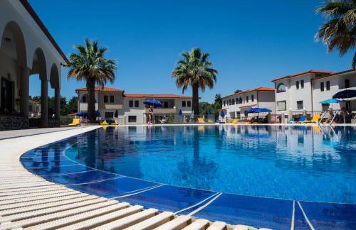 Amari Hotel - Photo 2