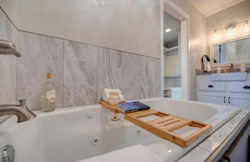 3 King Beds- Near OU-No Bunks-Private Suites - Foto 29