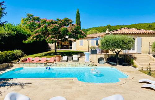 Villa privée Riviera , piscine & vue Sainte-Baume - Photo 1