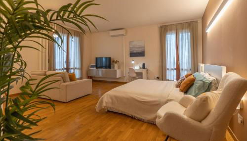 ComfortHouse Netflix, Prime, WiFi, TV, Balcony - Foto 4