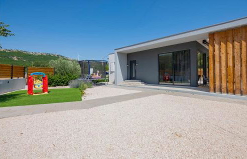 Gorgeous Home In Katuni With Wifi - Foto 17